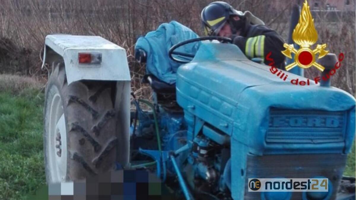Finisce sotto il suo trattore e muore sul colpo: inutili i soccorsi - 