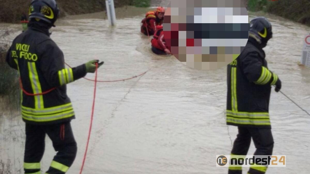 Muore nell'auto tentando di passare il guado di Murlis - 