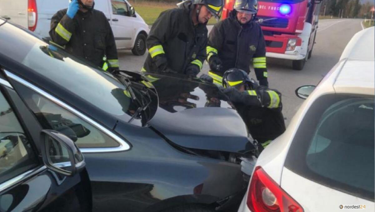 Incidente a San Quirino, scontro tra due auto - 