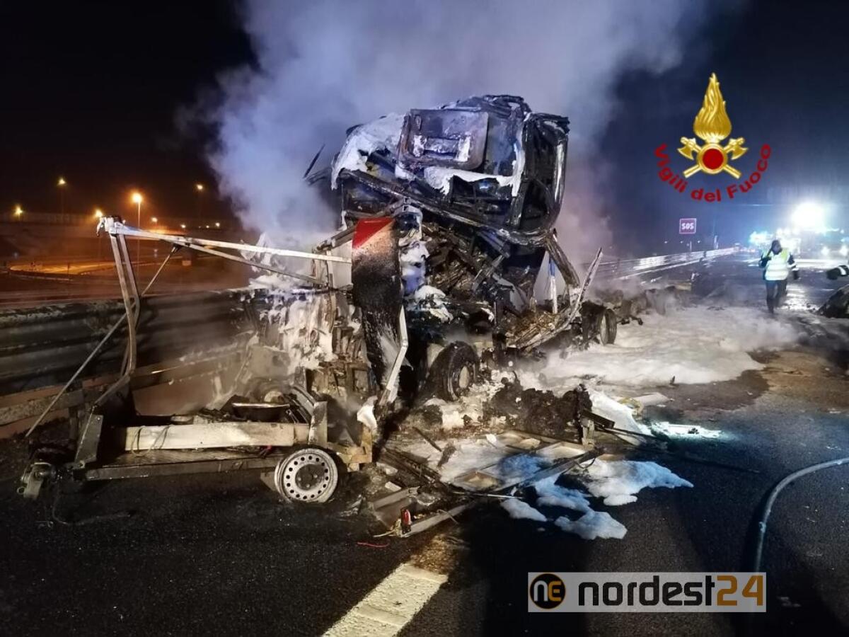 A4, autocisterna travolge gli operai al lavoro e si incendia: un morto carbonizzato - 
