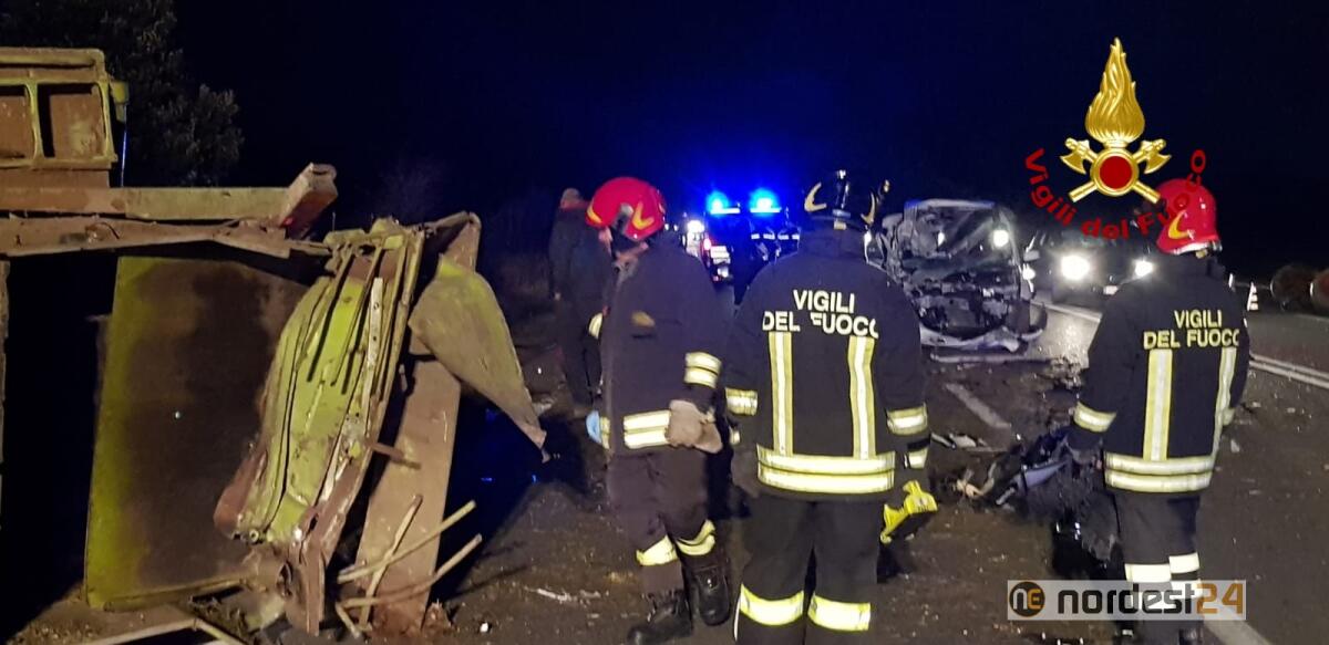 Violento scontro tra furgone e trebbiatrice: due feriti gravi - 