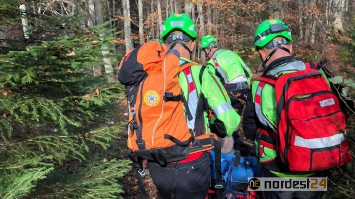 Escursionista 79enne scivola e ruzzola per 30 metri: ferito - 