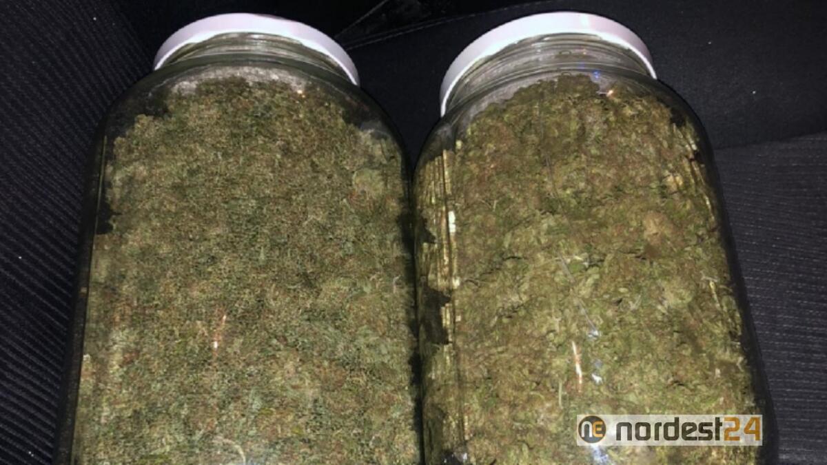 Folle inseguimento, 3 giovani in manette per possesso di marijuana - 