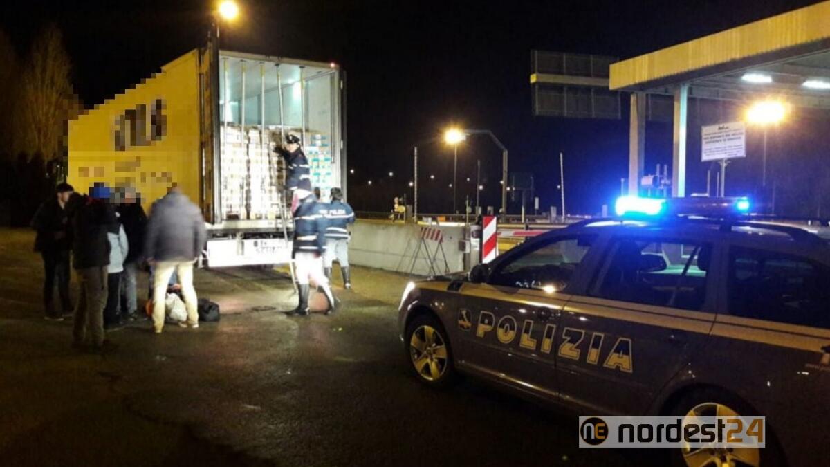 Lisert, migranti nascosti nel Tir: camionista chiama la Polizia - 