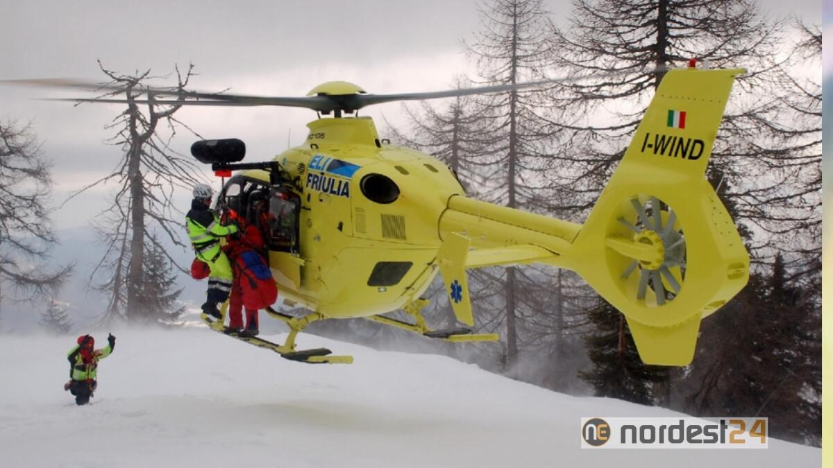 Si ferisce sul Monte Laura: 25enne soccorsa con l'elicottero - 
