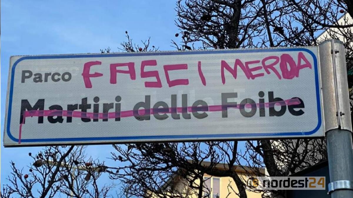 Udine. Vandali imbrattano il cartello Parco Martiri delle Foibe - 