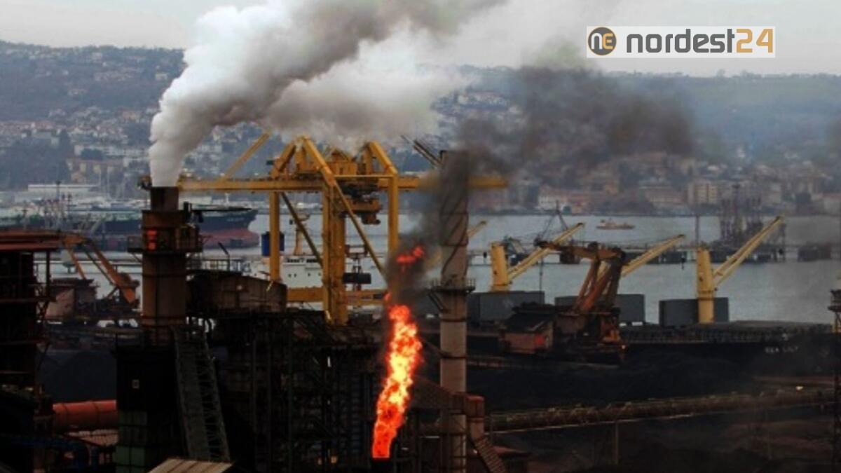 Esplode un tubo del gas all'interno della Ferriera di Servola - 