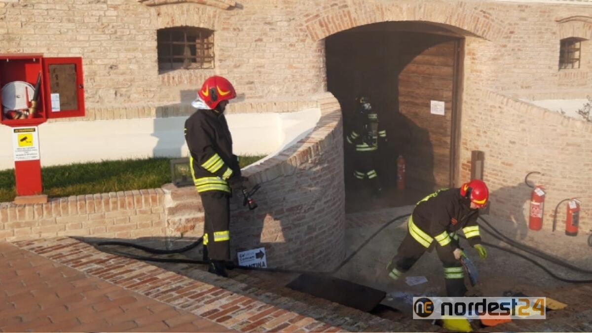 Incendio a Caorle: a fuoco l'ufficio di un'azienda agricola - 
