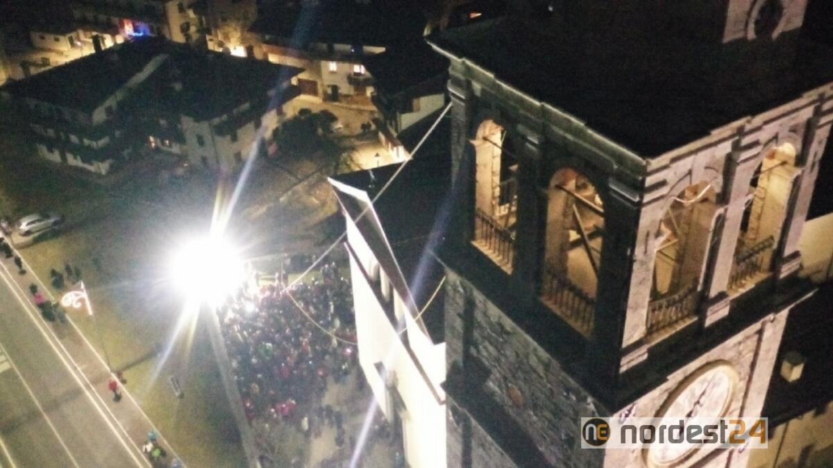 I re Magi e la Befana si calano dai campanili con il Soccorso Alpino - 