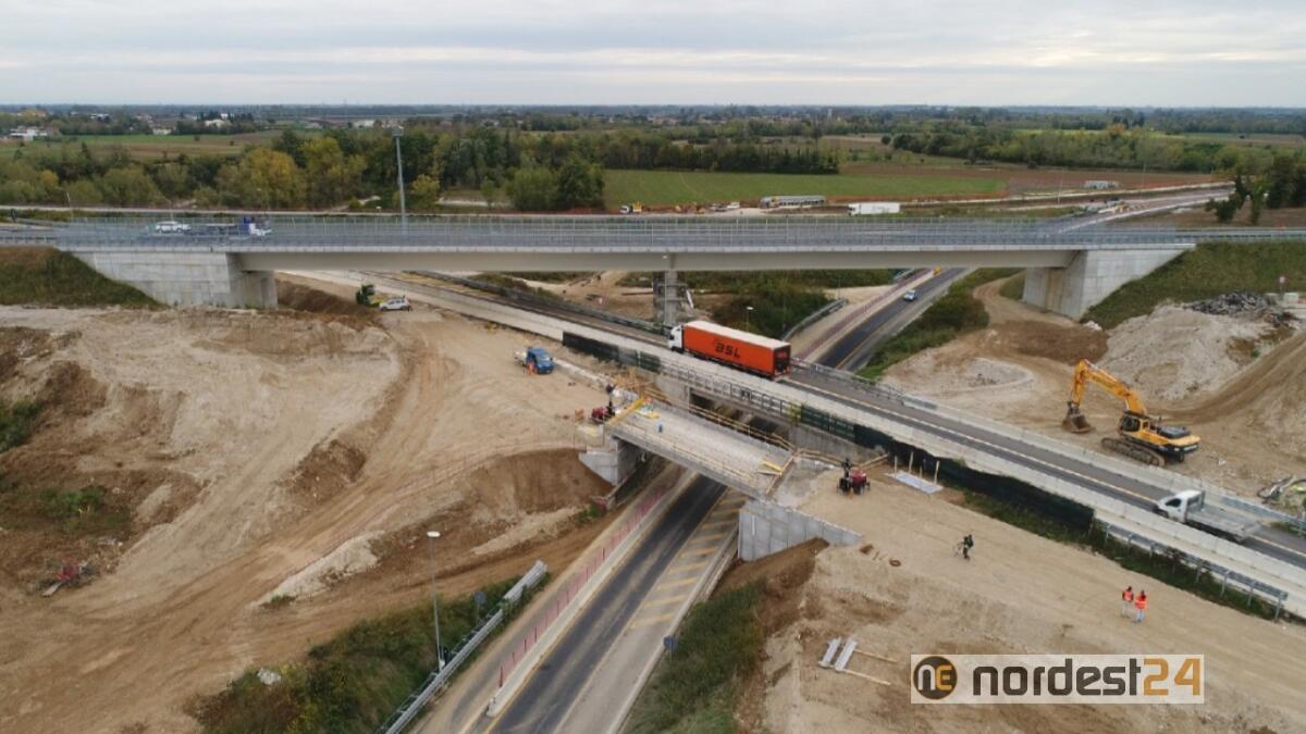 Demolizione del cavalcavia sul  nodo di Palmanova: stop al traffico - 