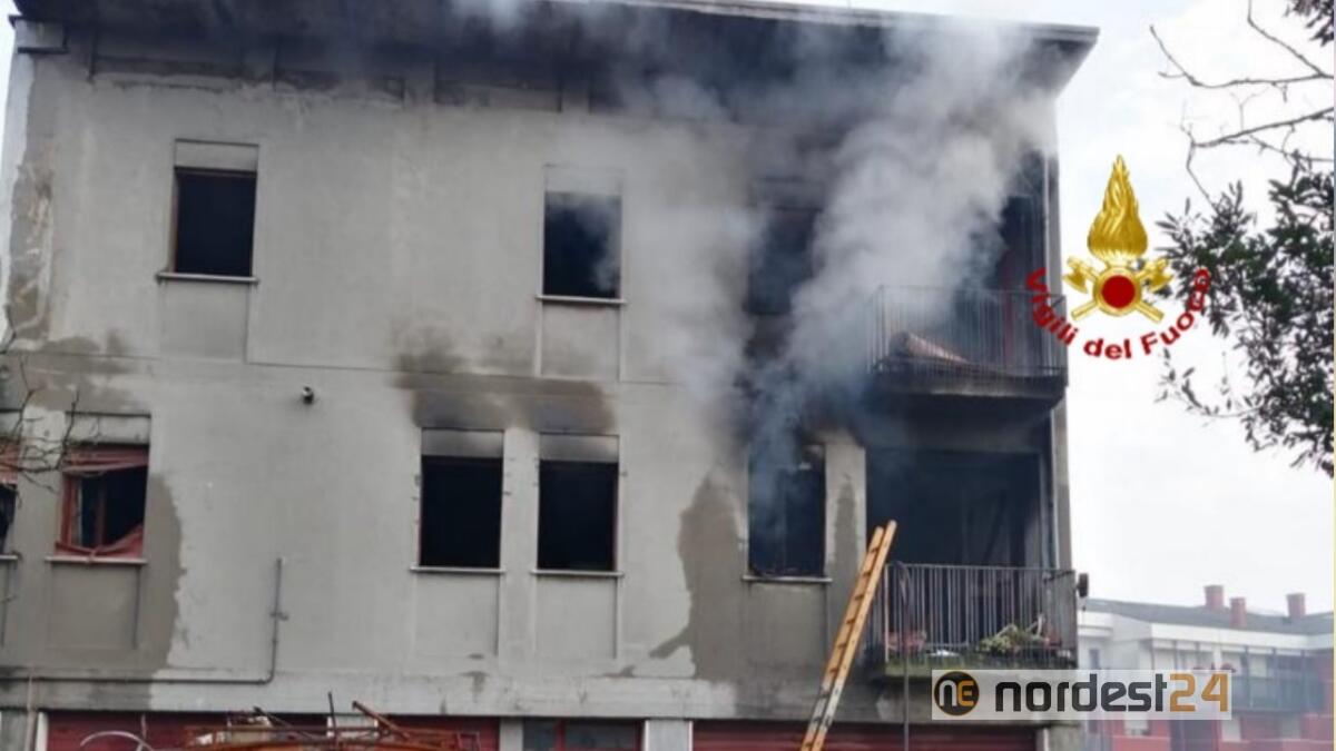 Incendio a Cadoneghe: brucia una casa su due piani - 