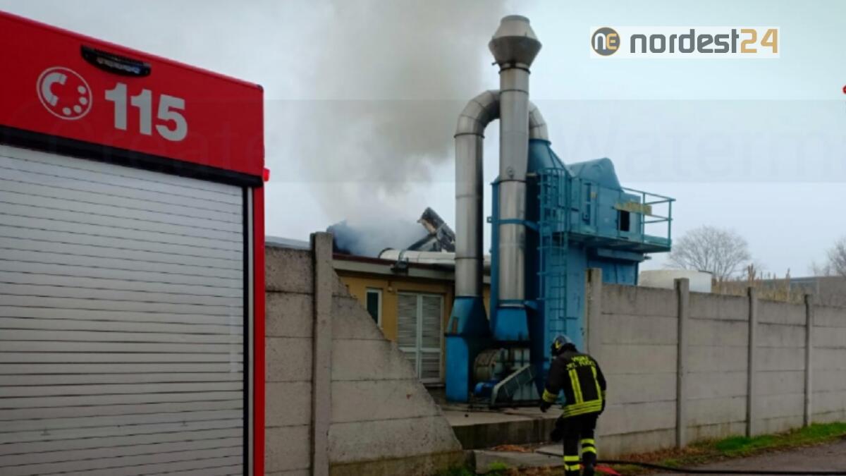Incendio in un capannone a Trieste: 6 dipendenti intossicati - 