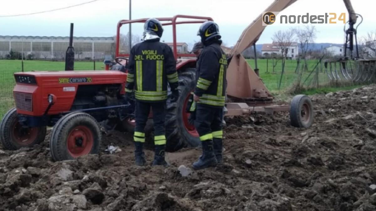 Finisce con la gamba sotto il trattore: 80enne miracolato - 