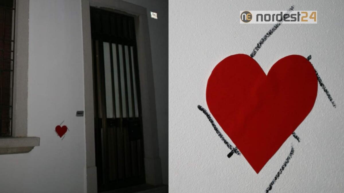 Svastica sulla casa di una deportata: coperta con un cuore - 