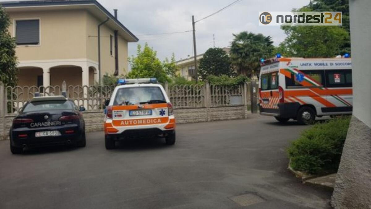 Brugnera. Scivola e sfonda la porta a vetri: giugulare recisa, muore dissanguato - 