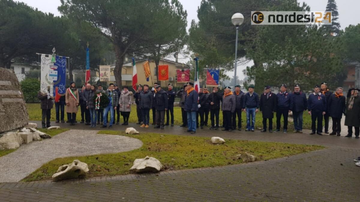 Bibione, giorno del Ricordo con i ragazzi delle scuole medie - 
