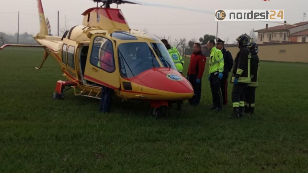 Gamba incastrata nel motocoltivatore: grave un pensionato - 