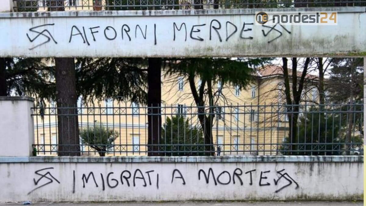 Gorizia, scritte shock con svastiche sui muri del centro - 
