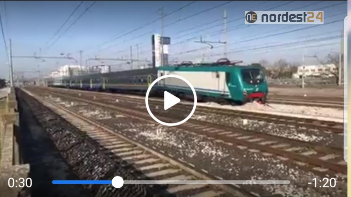 Treno deragliato a Mestre: tanta paura, ma nessun ferito - 