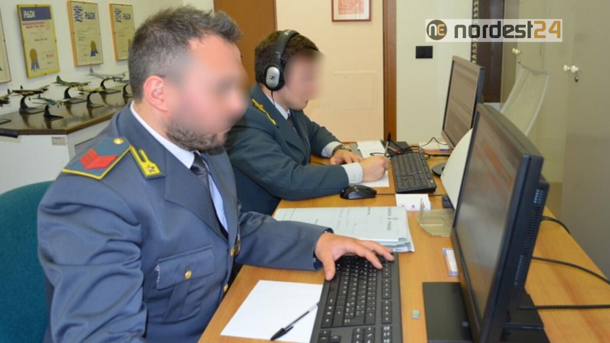 Pordenone, sottrae denaro al familiare invalido e prosciuga il conto - 