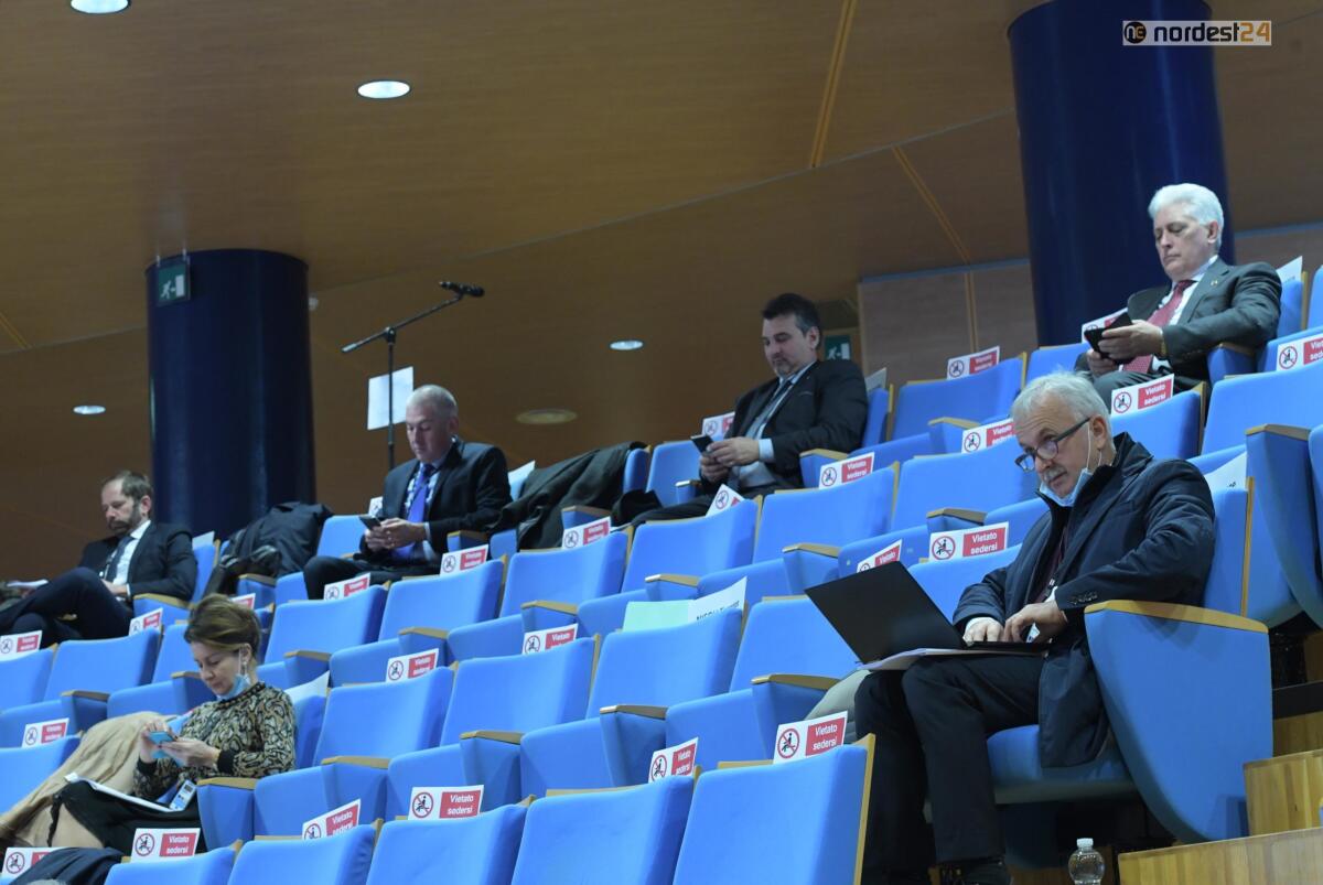 Coronavirus, Fvg approva le misure a sostegno dell'economia: 33,4 milioni - 