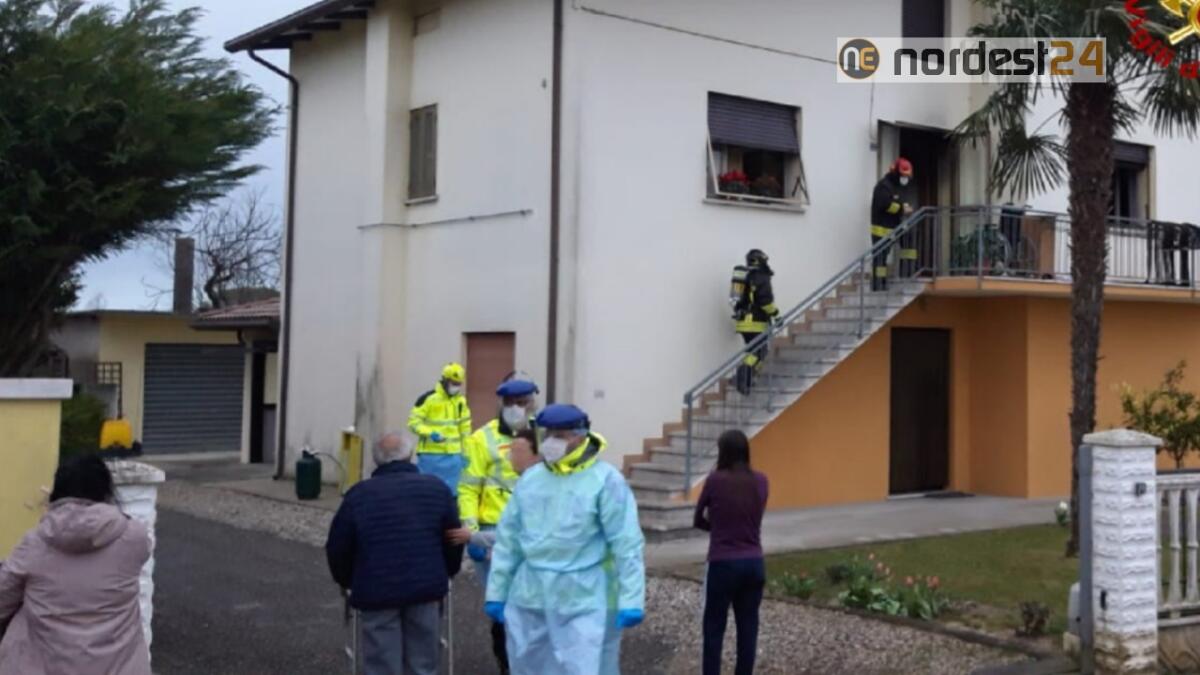 Incendio in casa a Portogruaro: due anziani all'ospedale - 