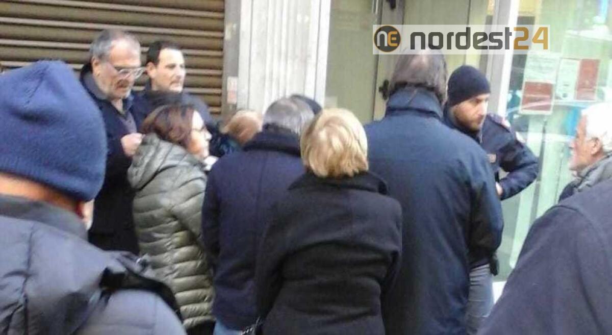 Coronavirus, ufficio Inps chiuso: tensione a Napoli, interviene la Polizia - 