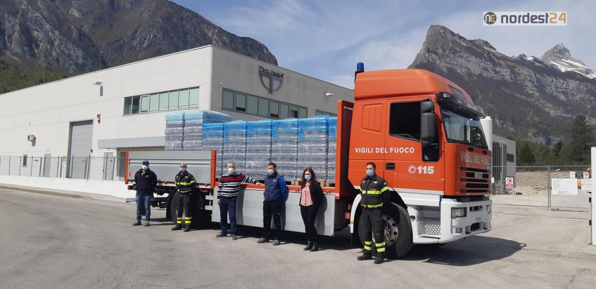 Dolomia dona 50.000 bottiglie di acqua ai Vigili del Fuoco del comando di Udine - 