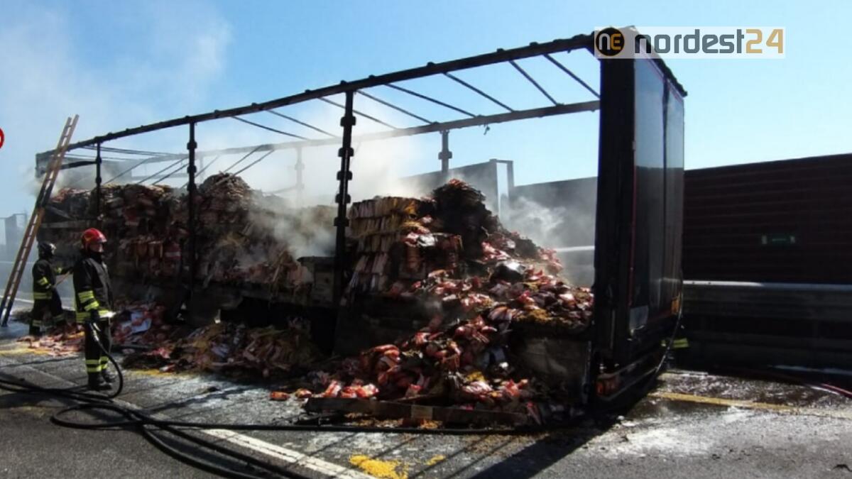 Trieste. Incendio in autostrada: a fuoco un TIR vicino al casello - 