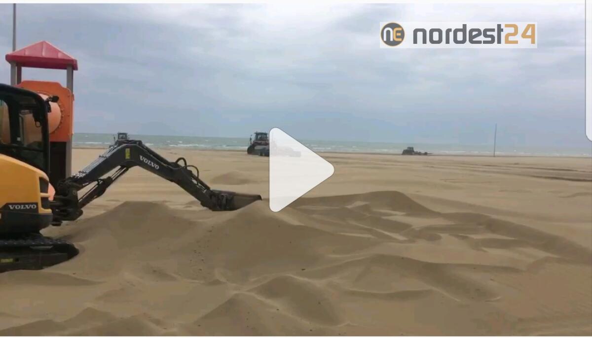 A Lignano sono partiti i lavori di sistemazione della spiaggia - VIDEO - 