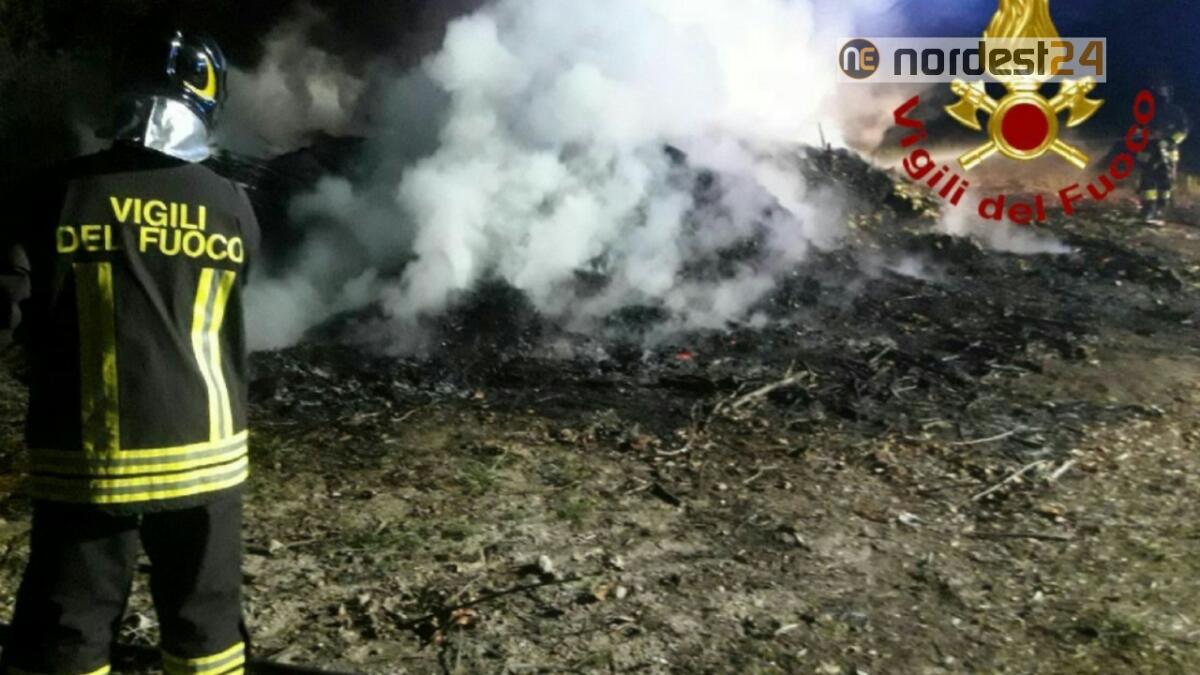 Incendio a San Giovanni di Polcenigo: i pompieri domano le fiamme - 
