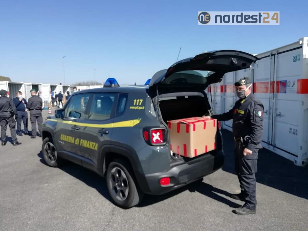 Mascherine vendute al 400%, scoperte dalla Guardia di Finanza di Latisana - 