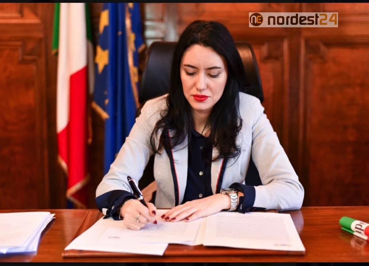 Coronavirus, Azzolina:'La maturità sarà in presenza, a breve l'ordinanza' - 