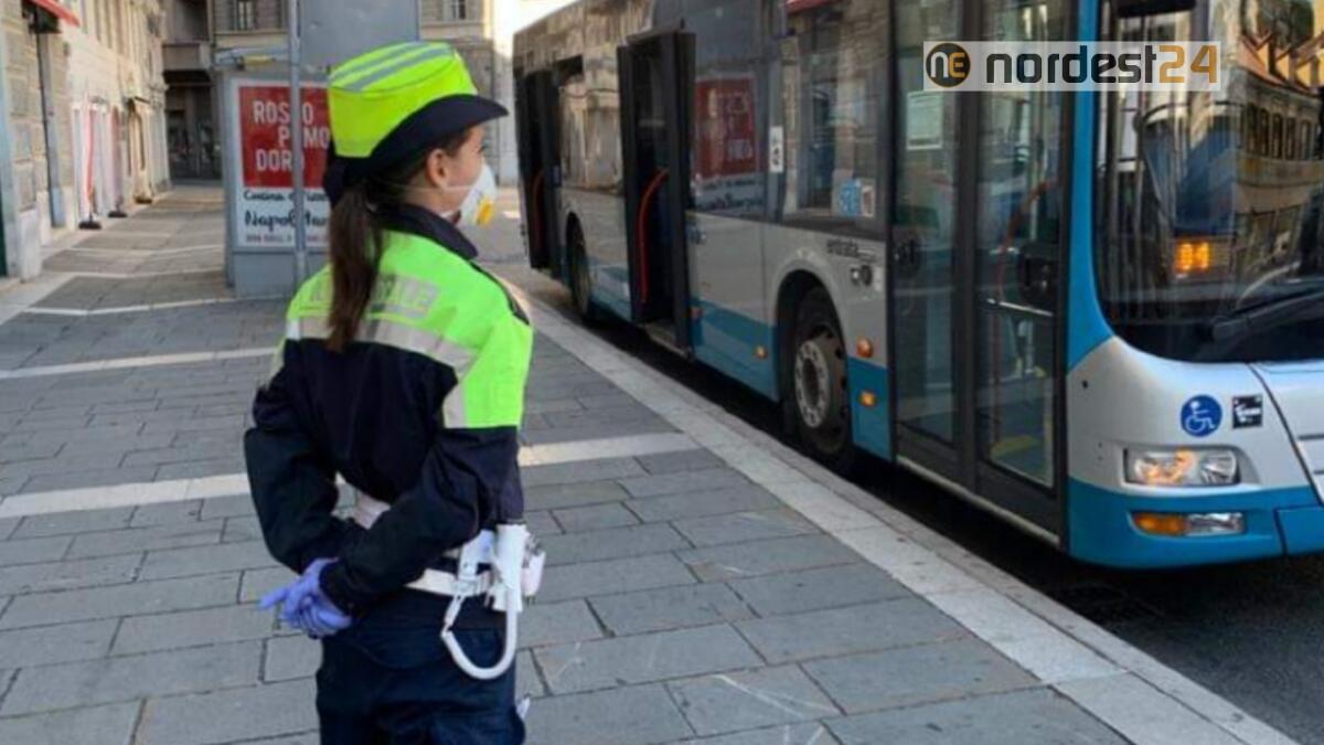 Trieste. Stanca di stare a casa: sale per 4 ore sul bus senza mai scendere - 