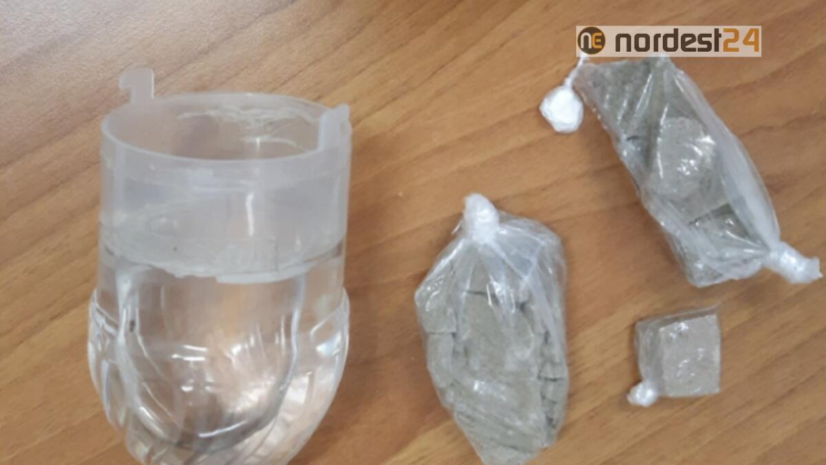 Trieste. In taxi con eroina e cocaina nella bottiglia: 37enne arrestato - 