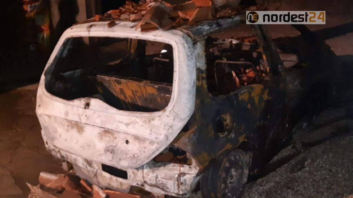 Incendio ed esplosione a Castions di Strada: distrutta un'auto ed il garage - 