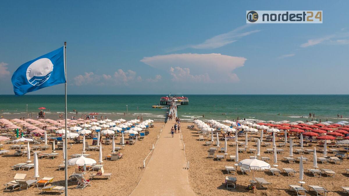 Coronavirus, spiaggia: meno ombrelloni, braccialetto, area perimetrale e pronotazione on-line - 