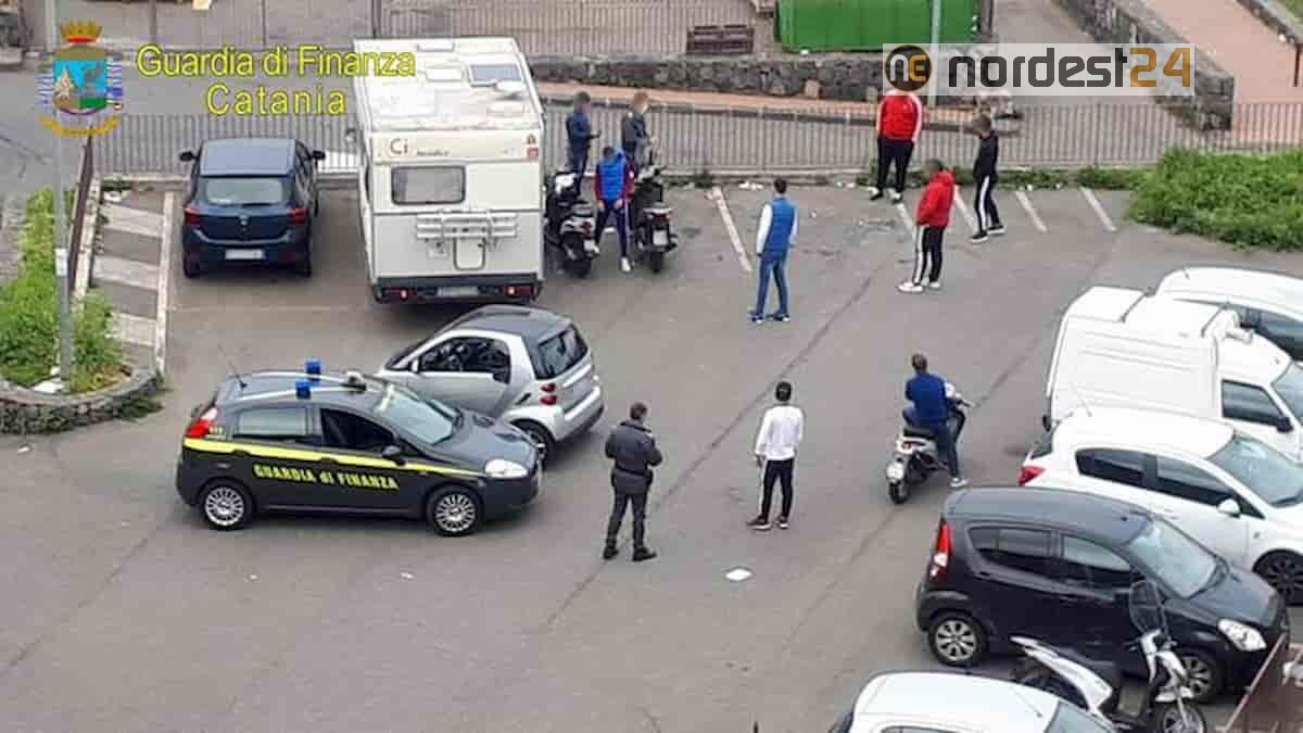 Coronavirus, i dati: un italiano su 10 mente per uscire - 