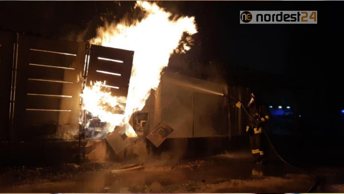 Violento incendio a Varmo: bruciano 2 villette, danni ingenti - 