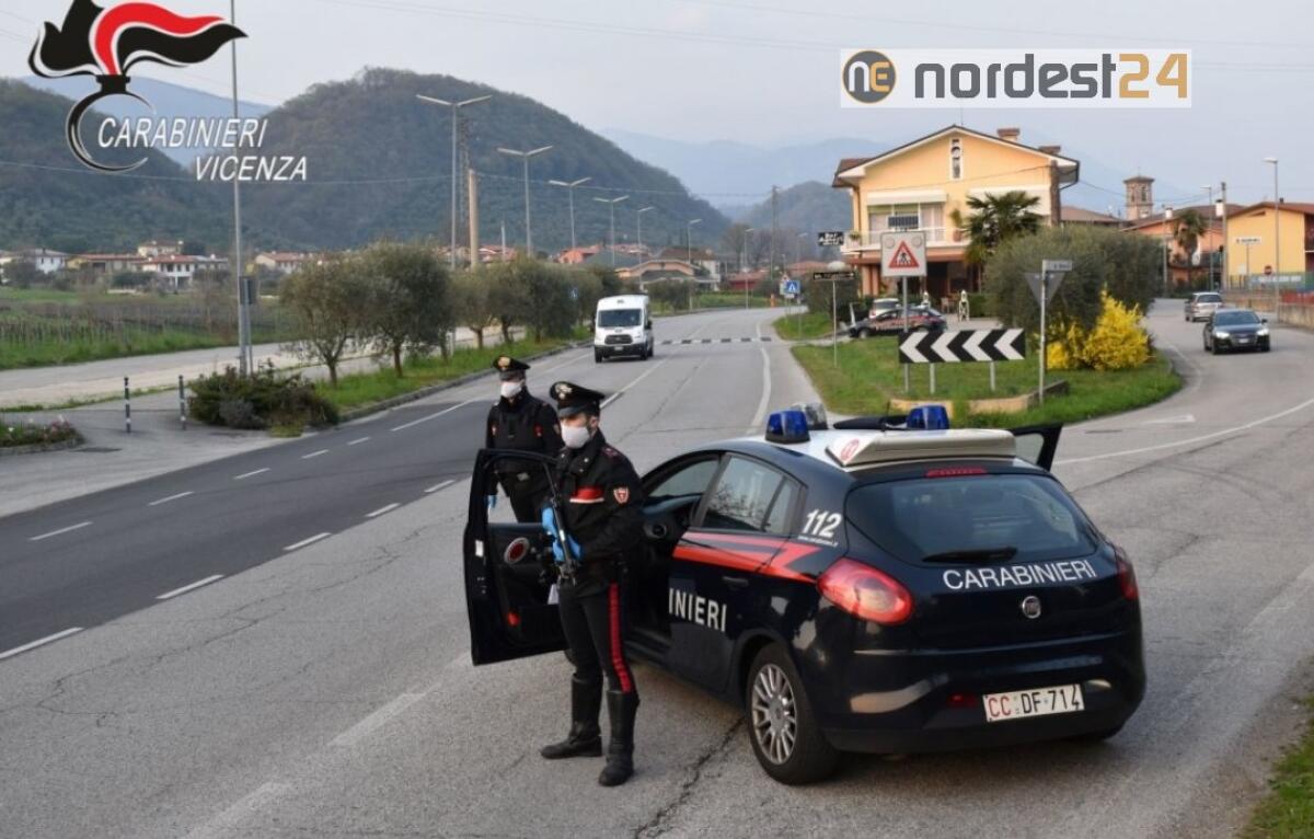 Norme anti-Covid: feste con amici, happy hour in casa, giri al centro commerciale - 