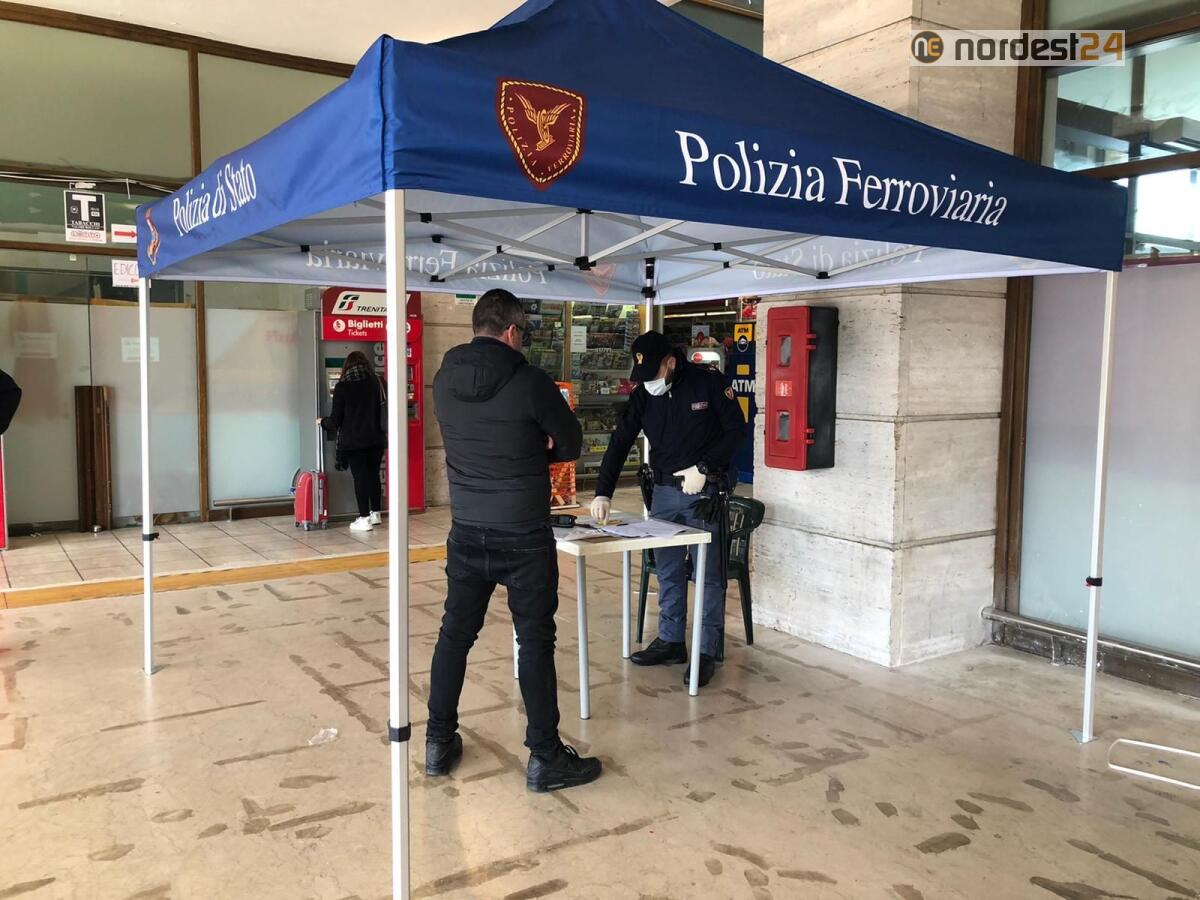 Pordenone. Tenta il suicidio in stazione, la Polizia le salva la vita sui binari - 