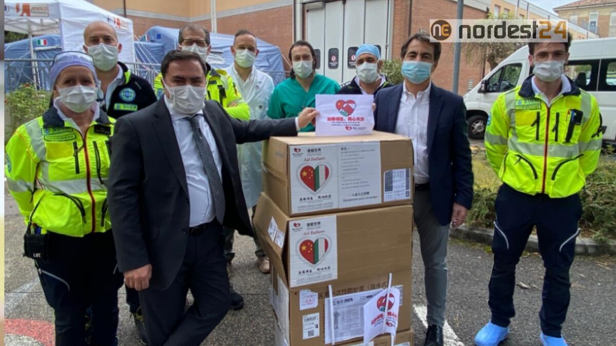 Jesolo. Senatore della Repubblica cinese dona tute e camici all'ospedale - 