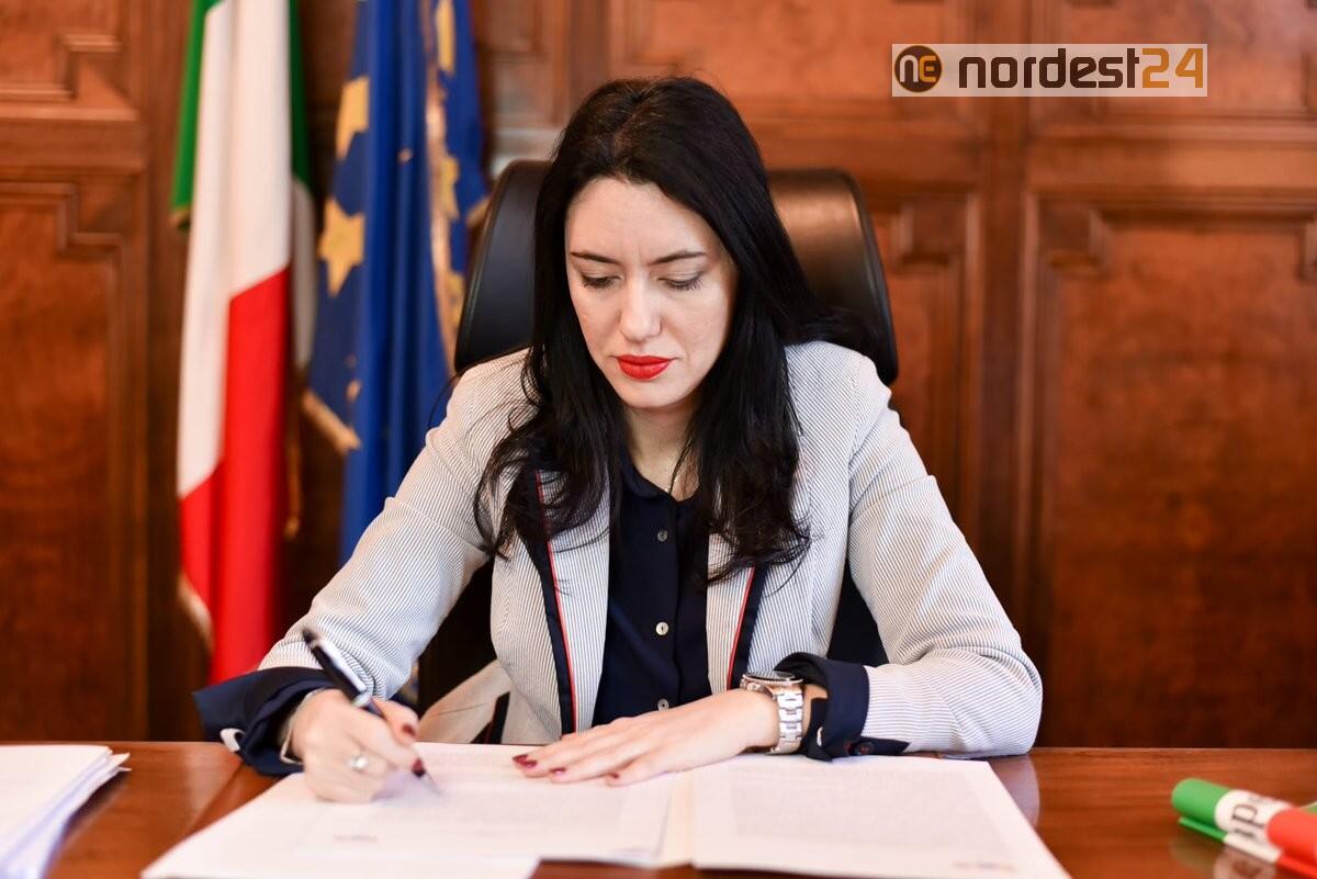 Decreto scuola: tutti promossi e maturità solo orale, ecco la bozza PDF - 