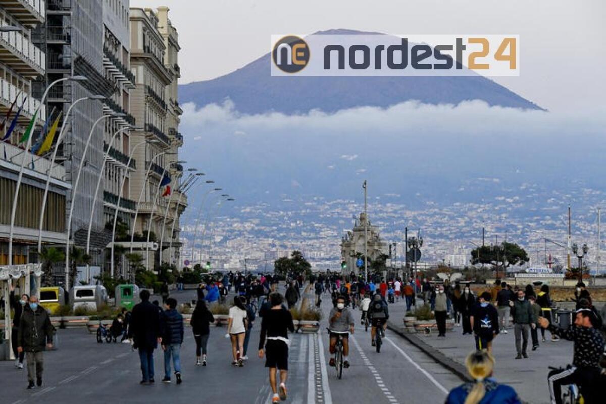 Napoli,lungomare bloccato,'notte follia' - 