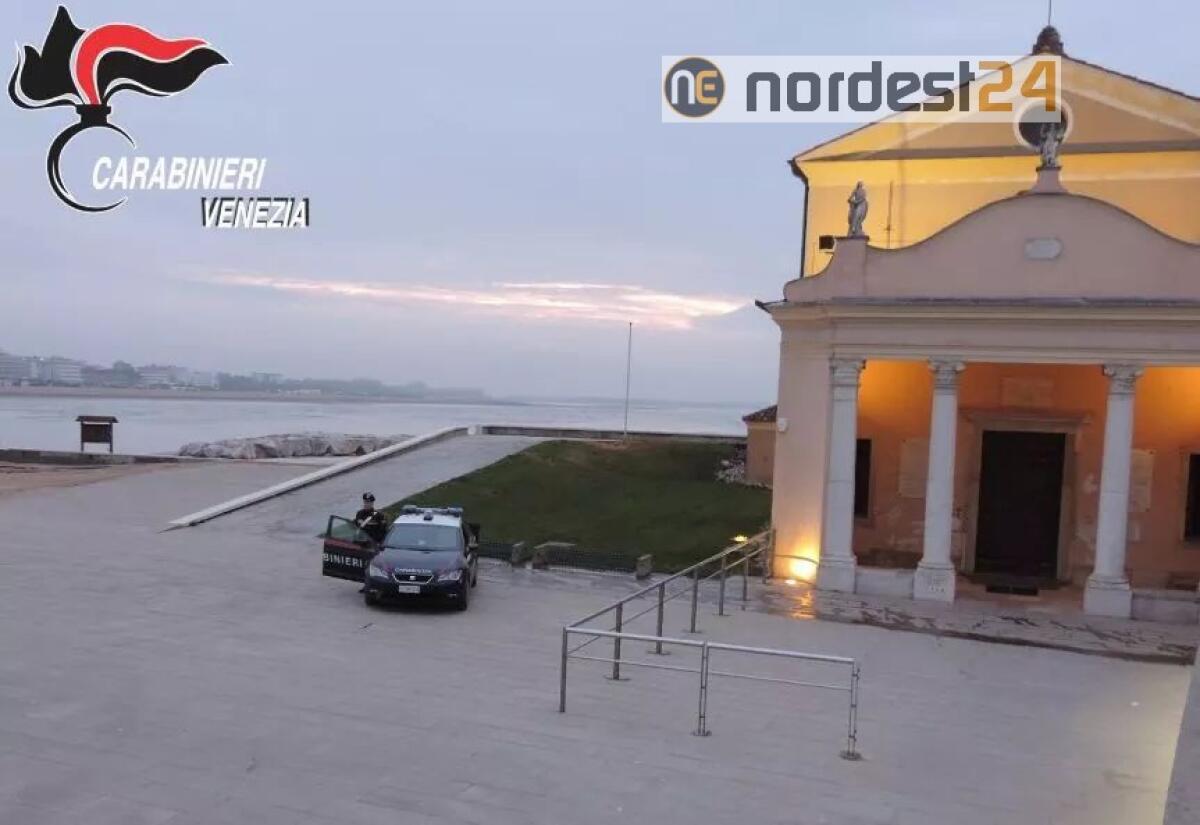 Caorle. Importuna le persone e poi minaccia i carabinieri: arrestato 47enne - 