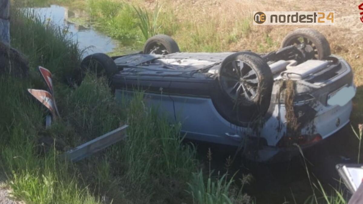 Incidente a San Michele al Tagliamento: abbatte un palo e finisce nel canale - 