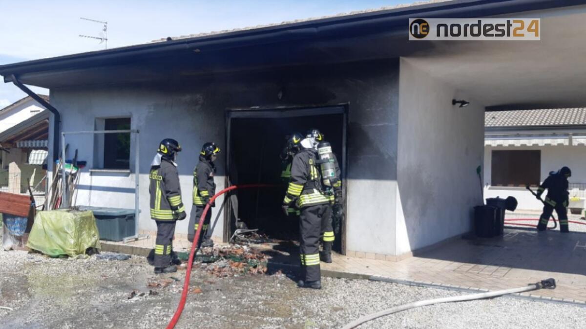 Incendio a Palazzolo dello Stella: 4 intossicati e 1 ustionato - 