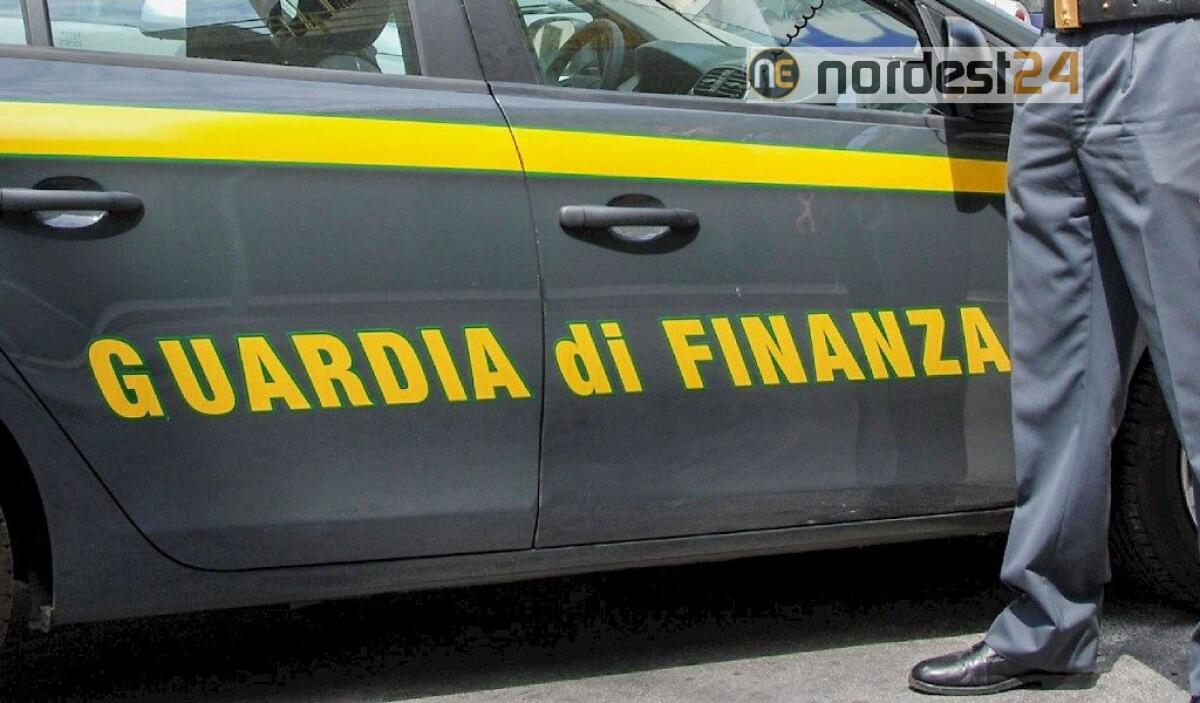 Coronavirus, Gdf di Pordenone sequestra 14mila mascherine FFP2 - 