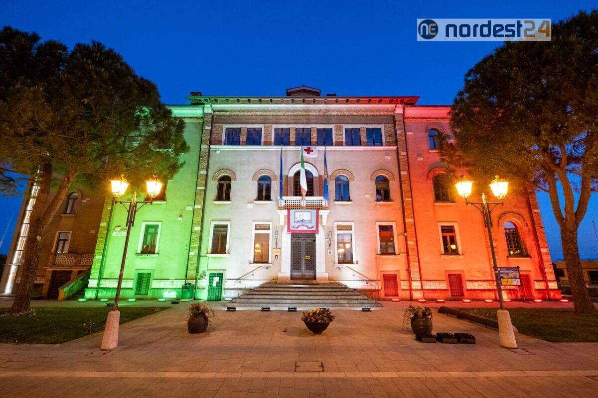 Emozioni a Grado: Municipio e Casa della Musica illuminati con il tricolore - 