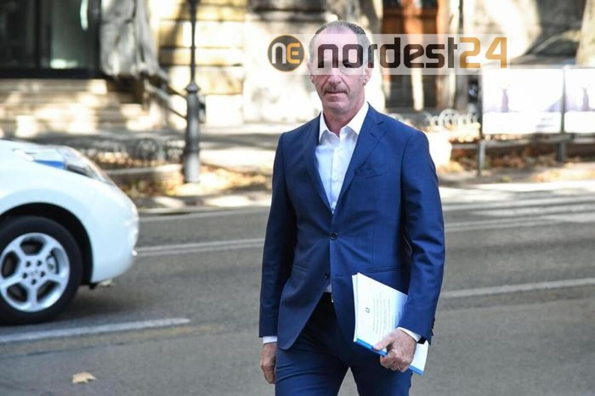 Zaia,Governo chiarisca su riaperture - 